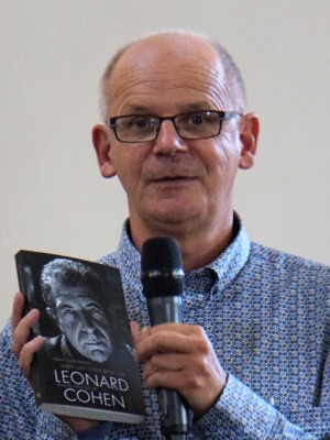 First copy of the book is presented by the author Frank Kazenbroot.