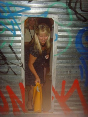 climbing out of cafe opera at the ramblas at 3 o´clock in the night ( mary you´re behind me)