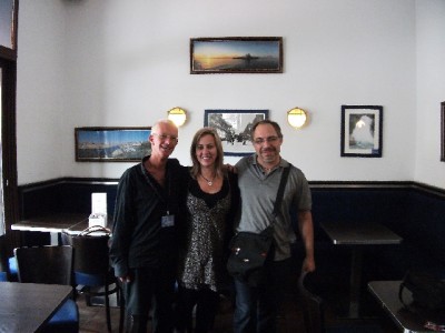 Harald, Meritxell, Chema in the CafeMassilia before the concert in Marseille.<br />Three special people